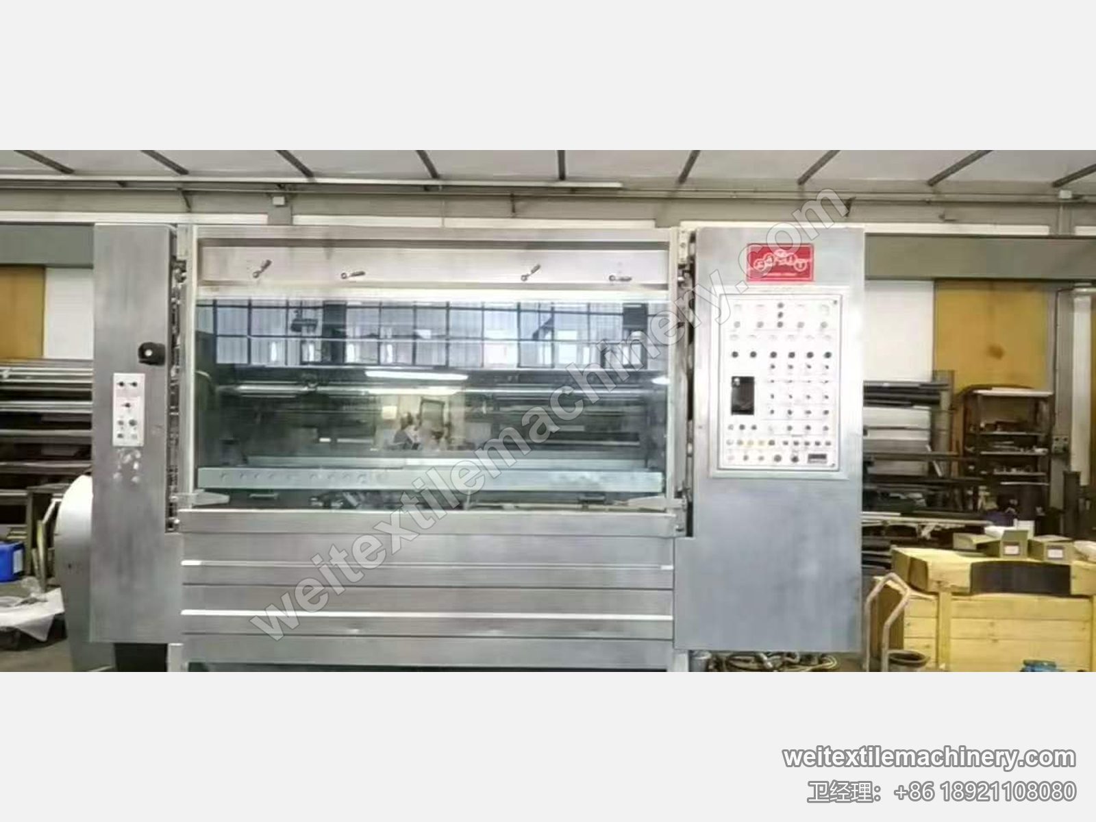二手 Famit F4 SOFT 绳状洗缩联合机翻新前正面，观察窗关闭，右立柱 Famit 标牌与带压力表的原装操作面板